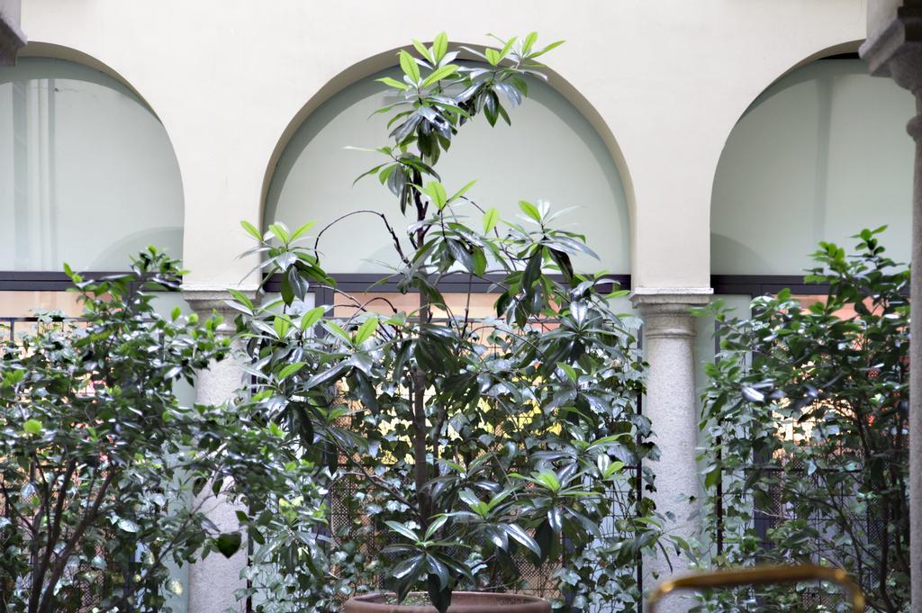 Mansard Very Close To Duomo Milan Exterior photo